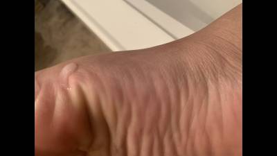 Foot Scrunching