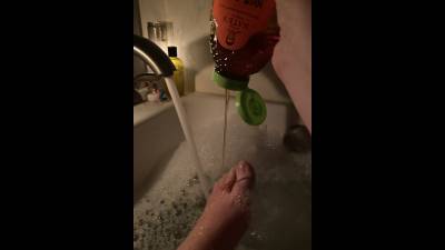 Sticky Feet In The Bath