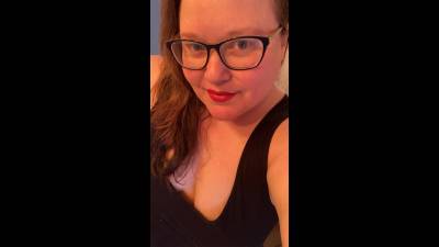 Stunning Brunette BBW With Glasses And Red Lipstick
