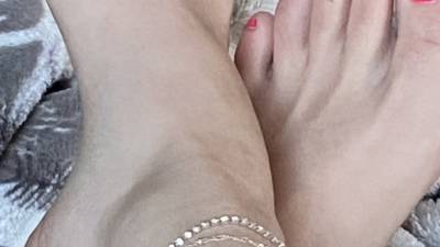 Hot Pink Piggy's W/ Anklet