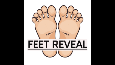 Feet Reveal Classic French Tip Toes