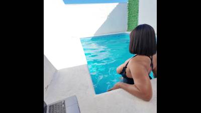 Big Ebony Tits In The Pool