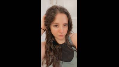 Jealous Wife Or Cuckhold Bitch?