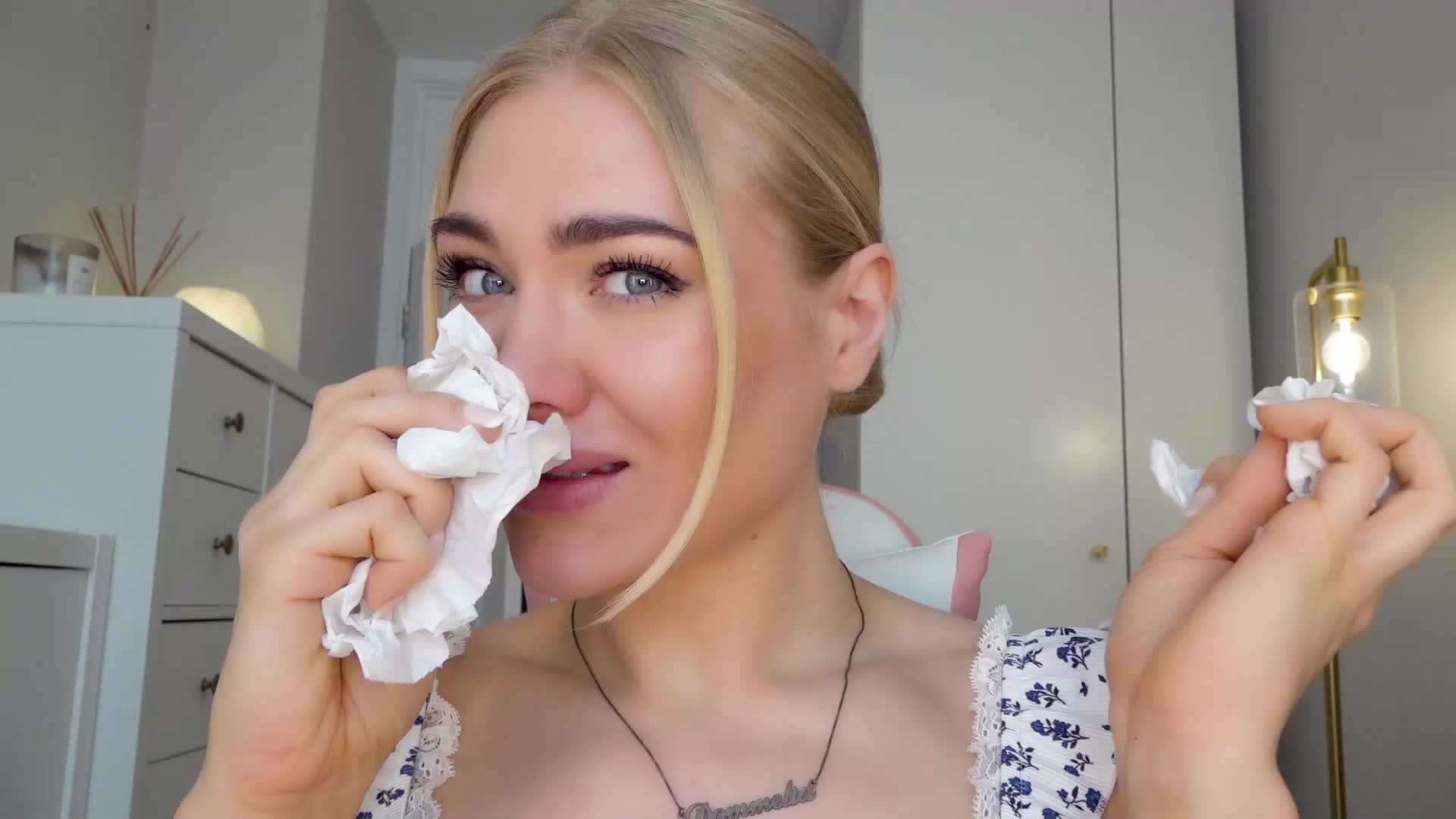 Sneezing Fetish