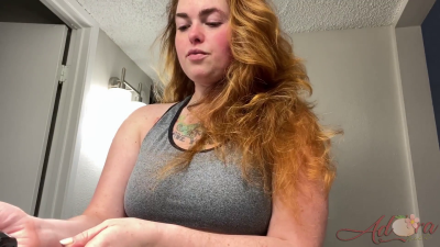 Sports Bra Toothbrushing