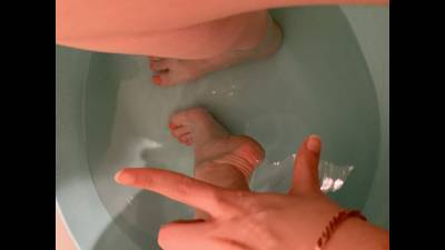 Delectable Toes Soaking Away