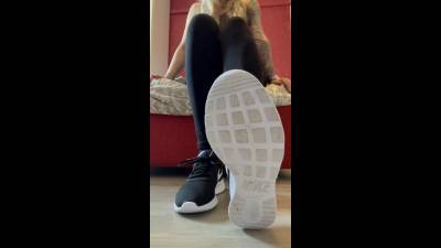 *Look At My Shoes And Smell Them Well. *Guarda Le Mie Scarpe E Annusale Bene