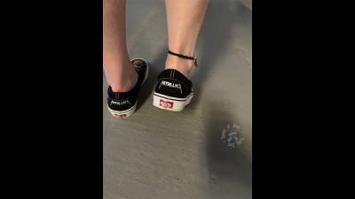 Barefoot In Rare Vans At Live Concert