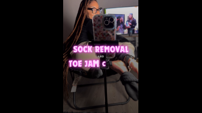 Sock Removal + Toe Jam Closeup