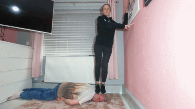 30 Minute Head Trample Challenge In Nike Sneakers