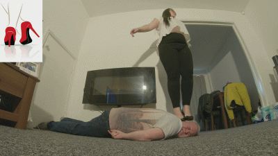 High Heels & Barefoot Trample Floor Cam