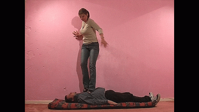 Jumping Trampling Suki