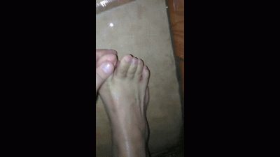 My Feets Feeling The Water From The Shower