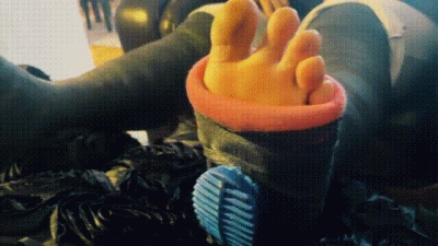 Dannie In Double Long Leg Walking Casts!