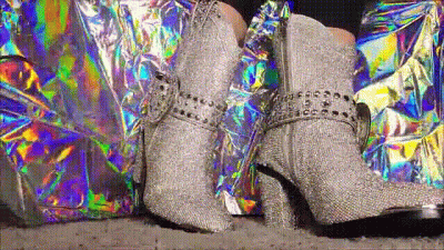 Nye Kiss For A Boot Bitch