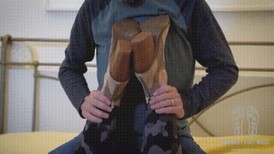 Soles And Toes Worship In The Pose No Nut November