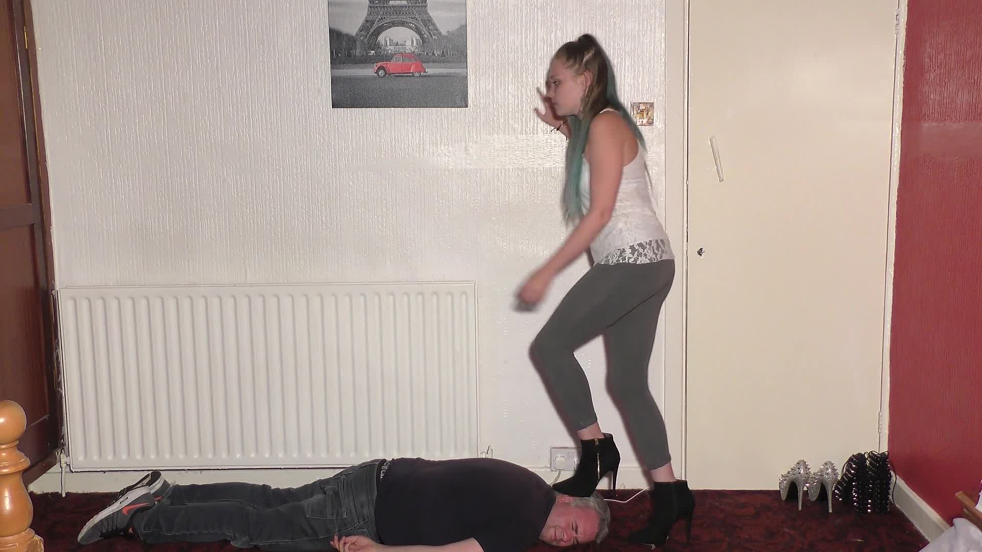 Sophie's Suede Ankle Boots Head Trample