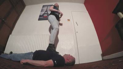 Smoking Dancing Trampling Boots Floor Cam