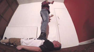 Sophie's Hard Trample Boots Floor Cam