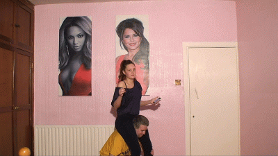 Sophie's Shoulder Ride & Neck Scissors In Leggings