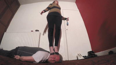 Smoking Sophie's Leggings & High Heels Head Dancing Trample Floor Cam