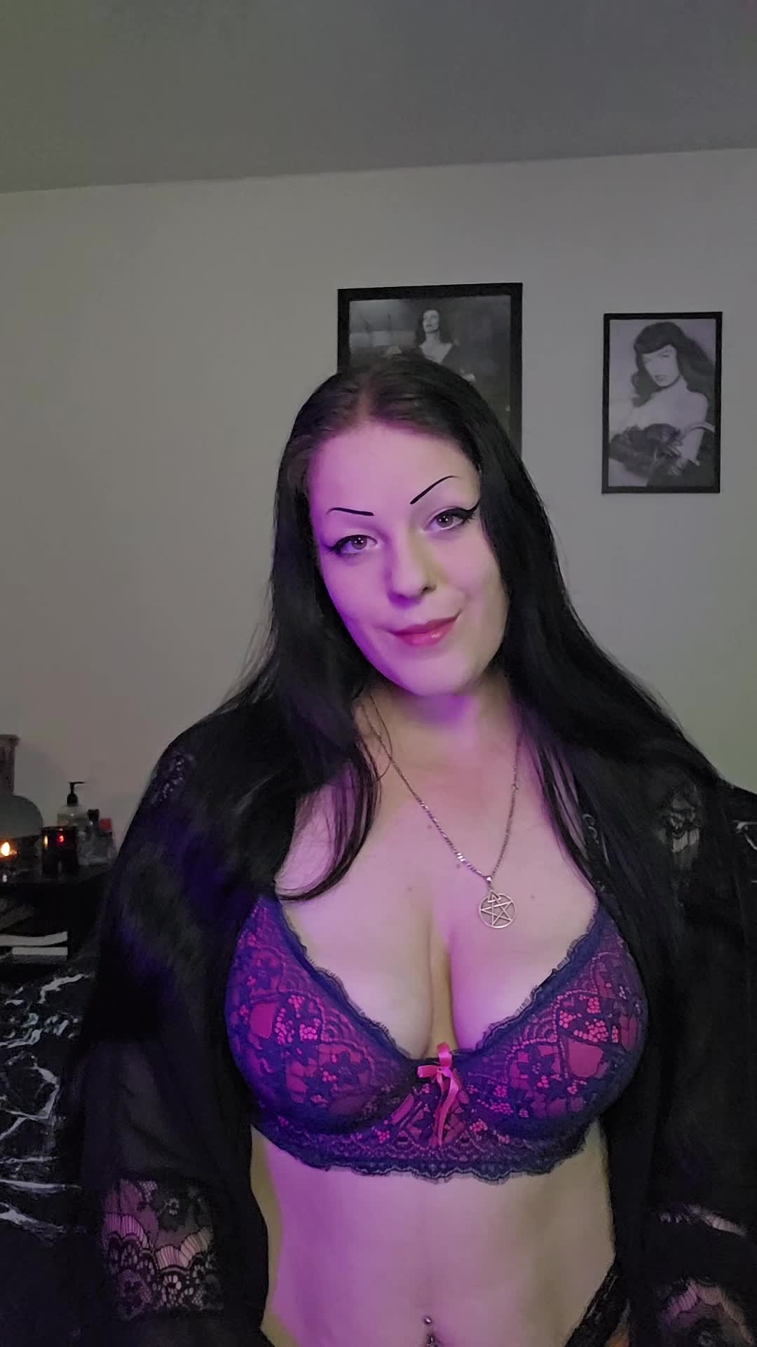 Oiling Big Tits And Jerkoff Encouragement