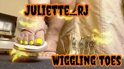 Juliette_Rj Halloween Toe Wiggling For Mobile Devices Users Foot Fetish Toe Wiggling Flip Flops