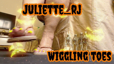 Juliette_Rj Halloween Toe Wiggling Foot Fetish Toe Wiggling Flip Flops