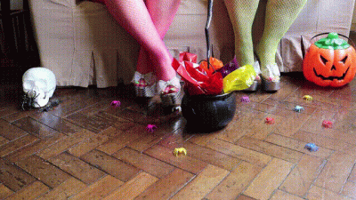 Juliette_Rj And Doce Amaran Giantess Clips Compilation 4 In One For Mobile Devices Users Giantess Fetish Mouth Close Up - Dolce And Juliette Giants Queens Tiny People Big Boobs Big Body- Small People