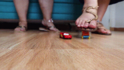 Juliette_Rj And Doce Amaran Giants Took Over A Small Town And Went After The Two Vehicles That Managed To Scape For Mobile Devices Users Giantess Fetish Feet Close Up Natural Nails Dolce And Juliette Giants Queens Tiny Cars