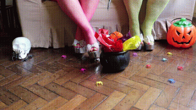 Juliette_Rj And Doce Amaran Giantess Clips Compilation 4 In One Giantess Fetish Mouth Close Up - Dolce And Juliette Giants Queens Tiny People Big Boobs Big Body- Small People