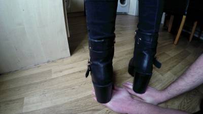 Chelsea's Hand & Finger Trampling Boots 2
