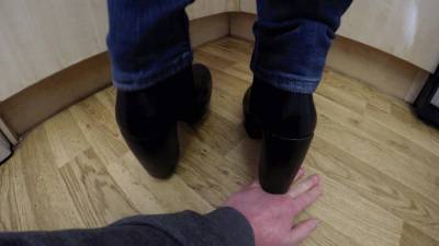 Chelsea's Big Hand Trampling Boots 2