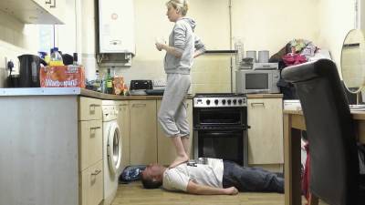 Barefoot Chelsea Trample