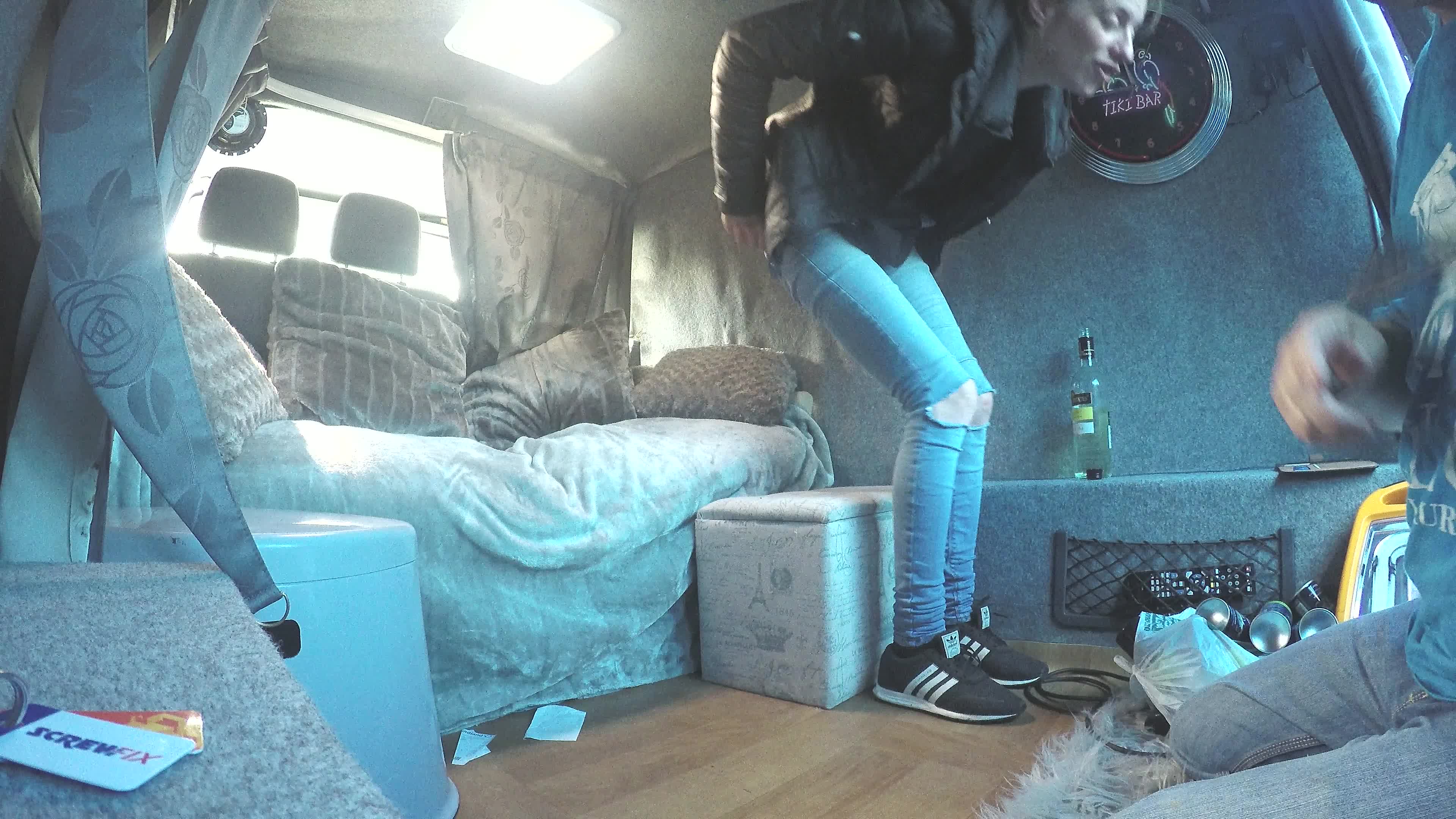 Ass Sstep-Mother Camper Van