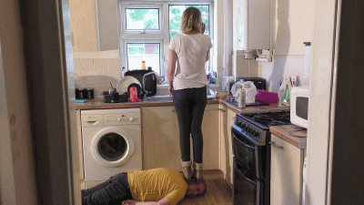 Telephone Chelsea Head Trampling In Boots