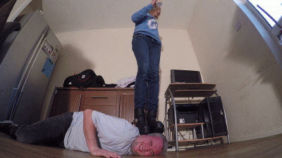 Morning Coffee Break Head Trampling In Buffalo Boots Floor Cam