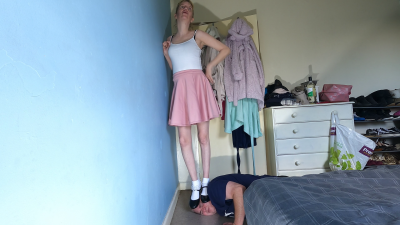 Chelsea Rips Hair Out Of Slaves Head Whilst Standing On It