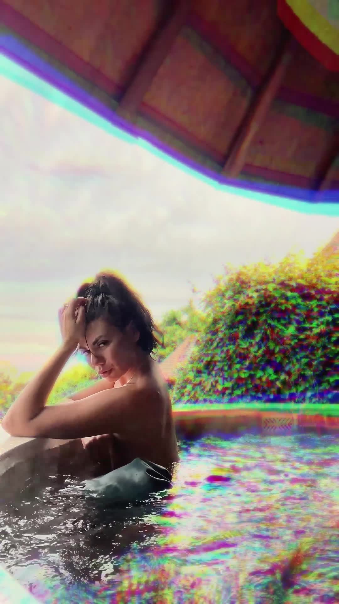 Focus On Me: Sensual Immersion And Mind-Off