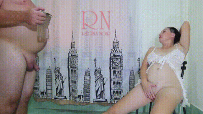 Regina Noir Posing For Full Video "Double Pussy Show By Regina Noir"- C4