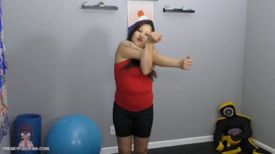 Freaky Foot Fitness Lucie Yang & Terramizu