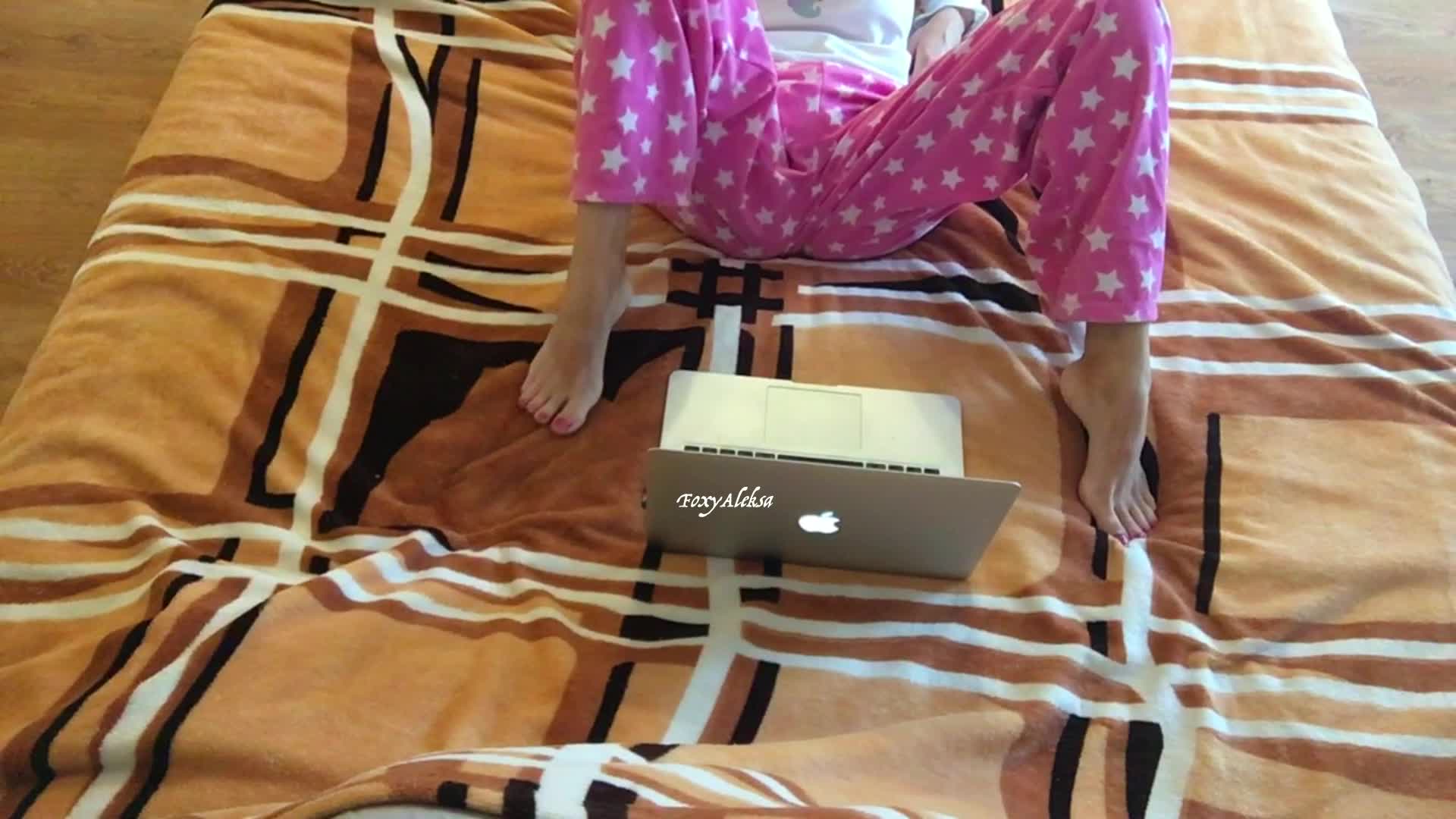 Hidden masturbation and orgasm while watching porn. Camera in the bedroom.