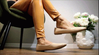 I'm Ready To Seduce You With My Toe Wiggling