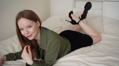 Slutty Secretary Rides Blows Boss's Dick