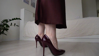 Cumming In High Heels