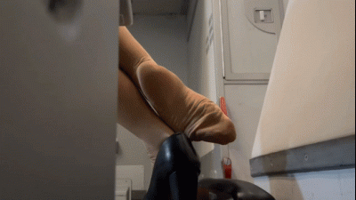Stewardess Toes In Pantyhose [Fullclip]