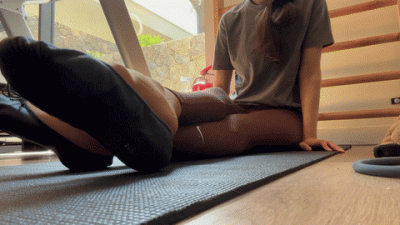 Naughty Gym Nylons Pantyhose Feet Tease At The Gym