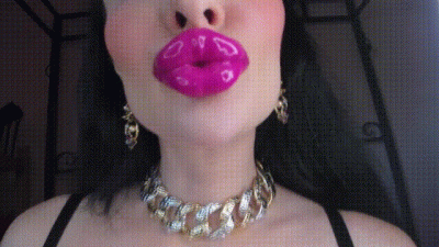 I Make Super Huge Lips With Lip Liner And Lipstick And Fuck A Big Dick Guy