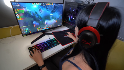 Fucked Streamer Girl On Computer Desk, Big Ass Doggy Style And Slobbery Blowjob