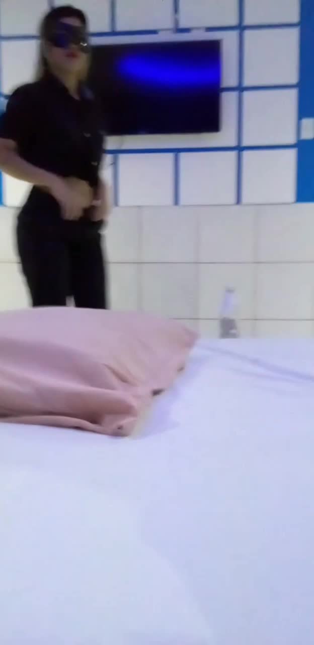 Wild Blonde Attack - Savage Scratching Frenzy With Long Natural Nails